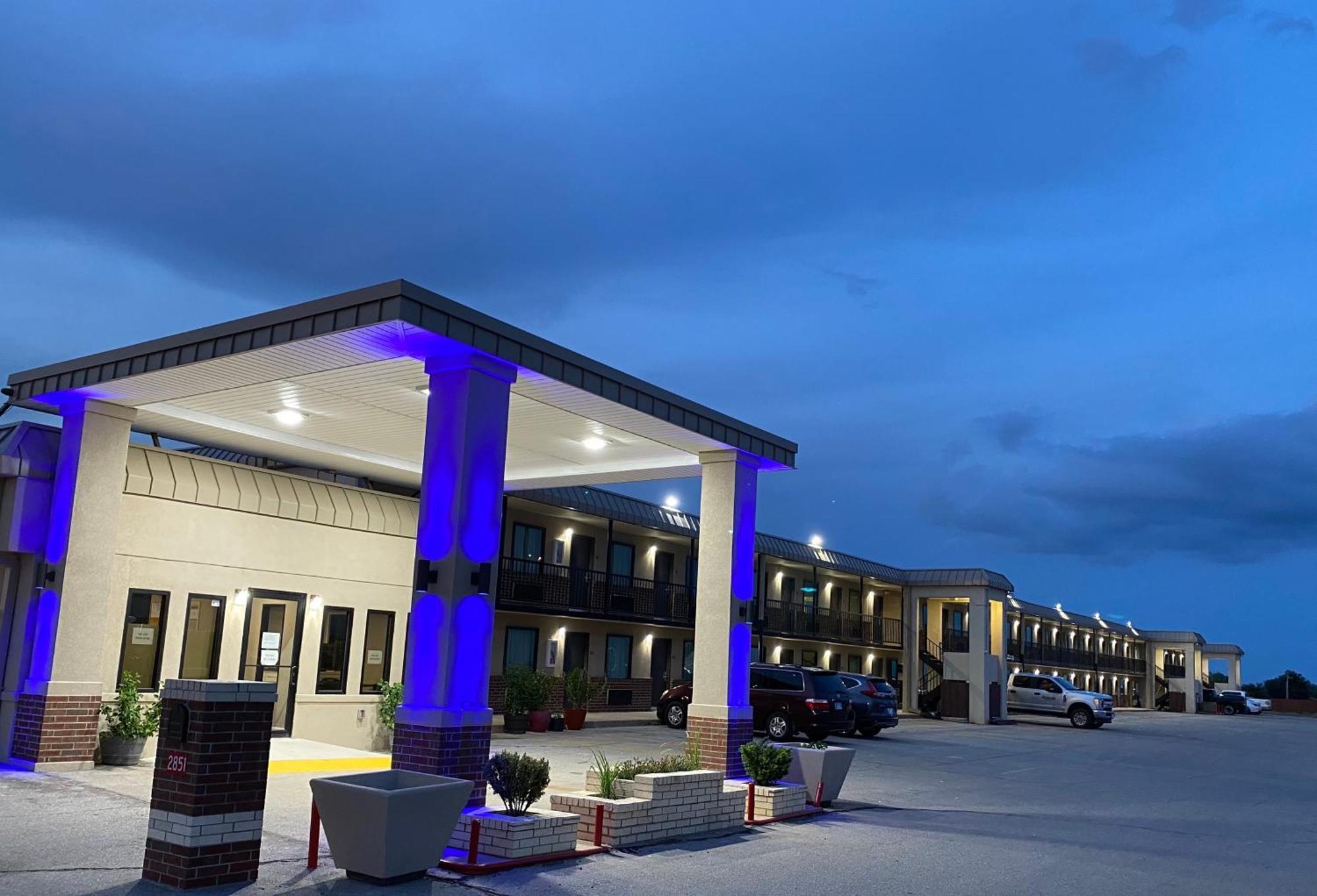 Hotel 81 El Reno المظهر الخارجي الصورة
